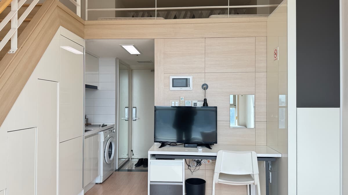 A Loft, Near Shinnonhyun Station, Low Deposit.