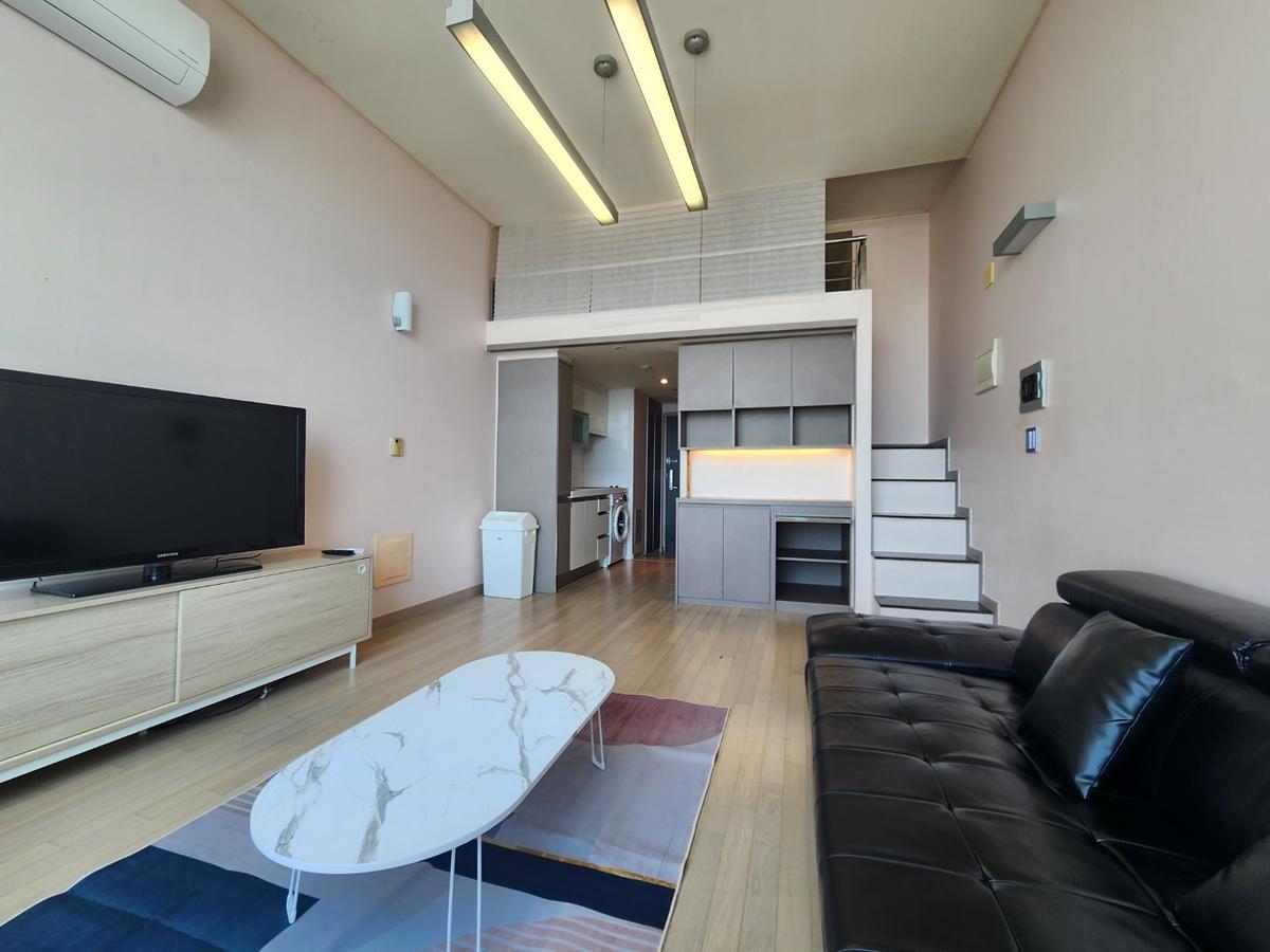 Loft, Fully Furnished, Low Deposit, Near Gangnam Station.