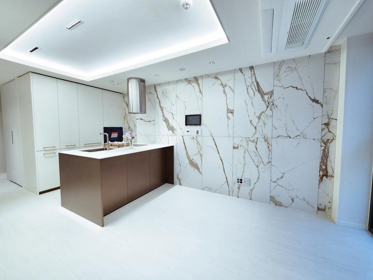 2BA, 1BA, New APT, Within 5 Minutes Walk from Nambu Terminal Station.