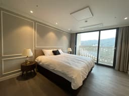 Premium, Like PentHouse, 2BR, 2BA, 90Meals/mo, 15Rounding/mo.