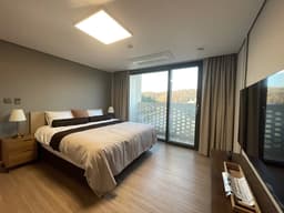 Luxury, 2BR, 2BA, 90Meals/mo, 15Rounding/mo.
