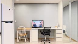 Fully Equipped, South Facing, Good Lighting. 2 Minutes Walk from Ewha station.