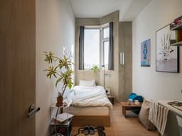 3-minute walk from Sinchon Station, new building, shared living room and bathroom. Suitable for a family of 3.