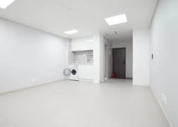 Business, ARC OK, 3minutes to Gangnam stn. Available from Aug 21.