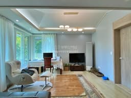 Single-family House, 4+1BR, 2BA, 1 Basement
