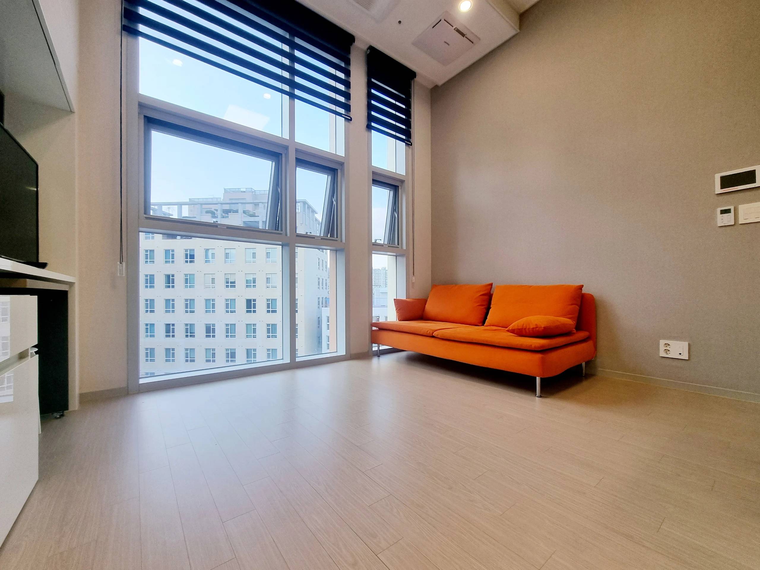 Small deposit and all furnished house in Seoul - photo 1