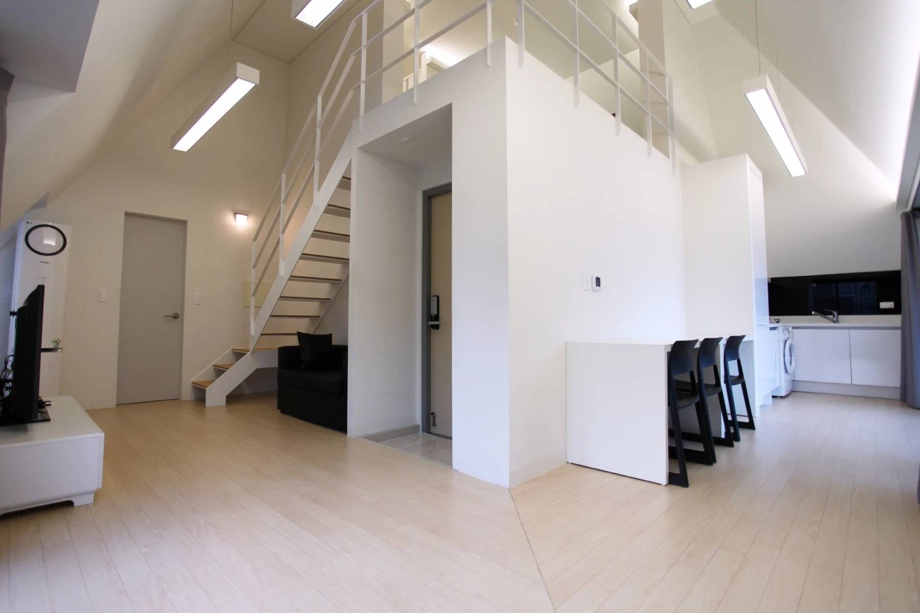 Small deposit and all furnished house in Seoul - photo 1