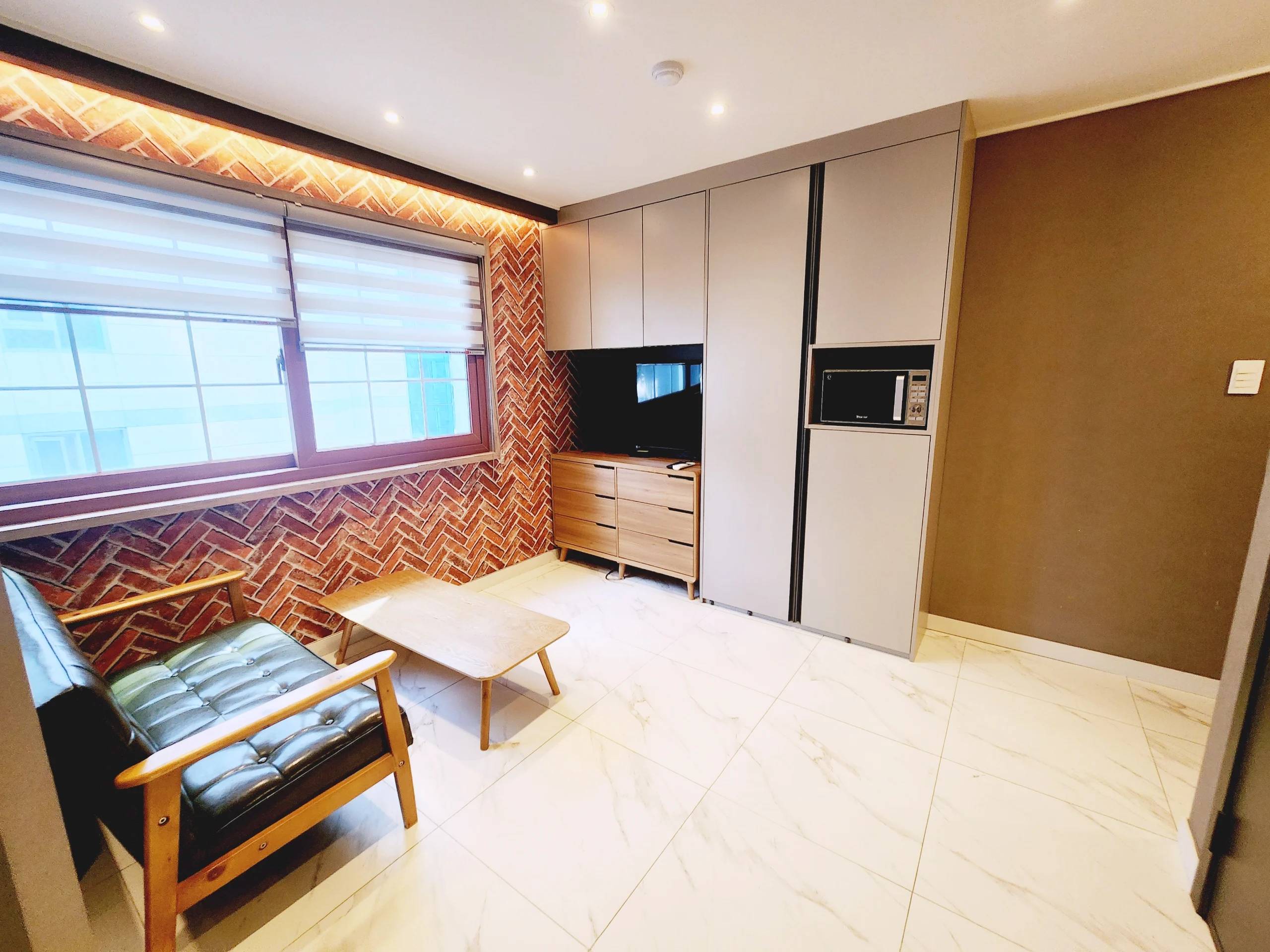 Small deposit and all furnished house in Seoul - photo 2