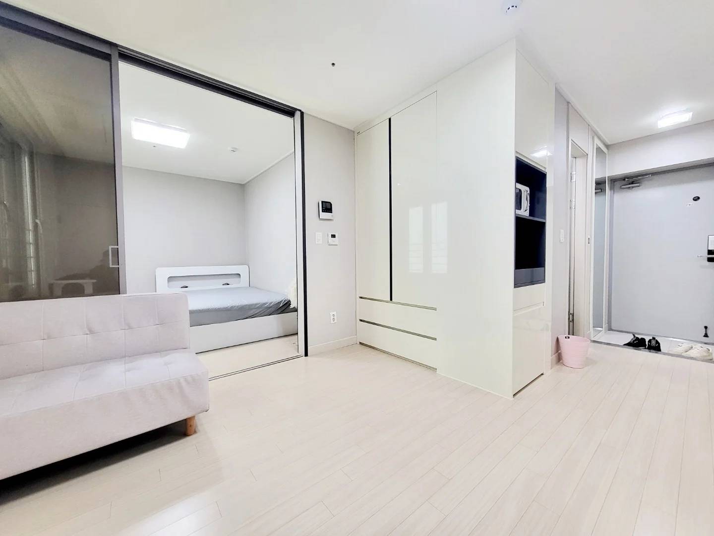 Small deposit and all furnished house in Seoul - photo 2