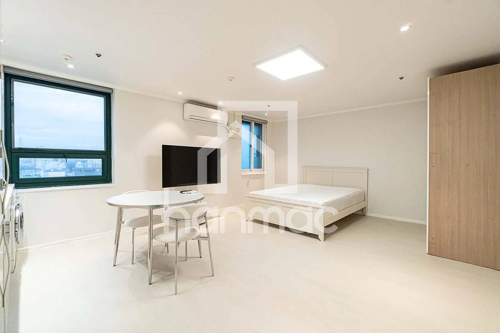 Small deposit and all furnished house in Seoul - photo 1