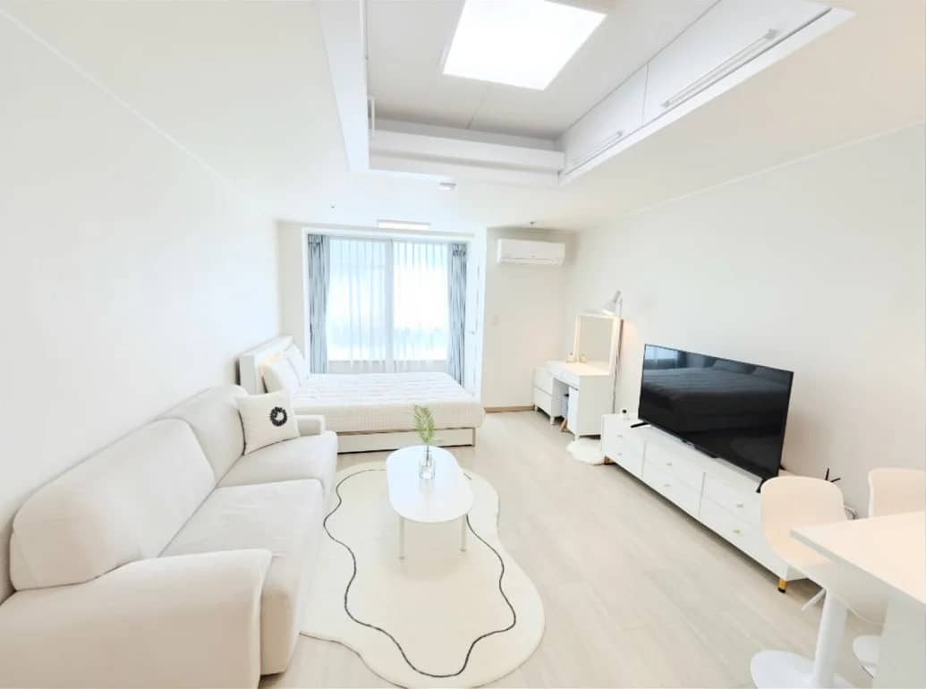 Small deposit and all furnished house in Seoul - photo 1