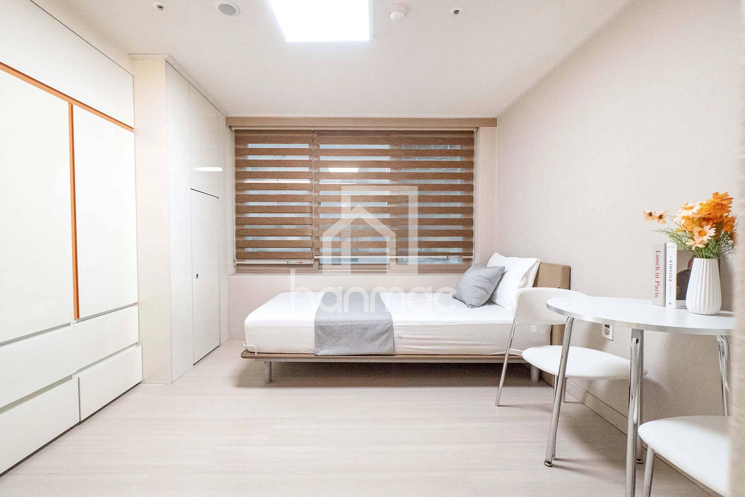 Small deposit and all furnished house in Seoul - photo 1