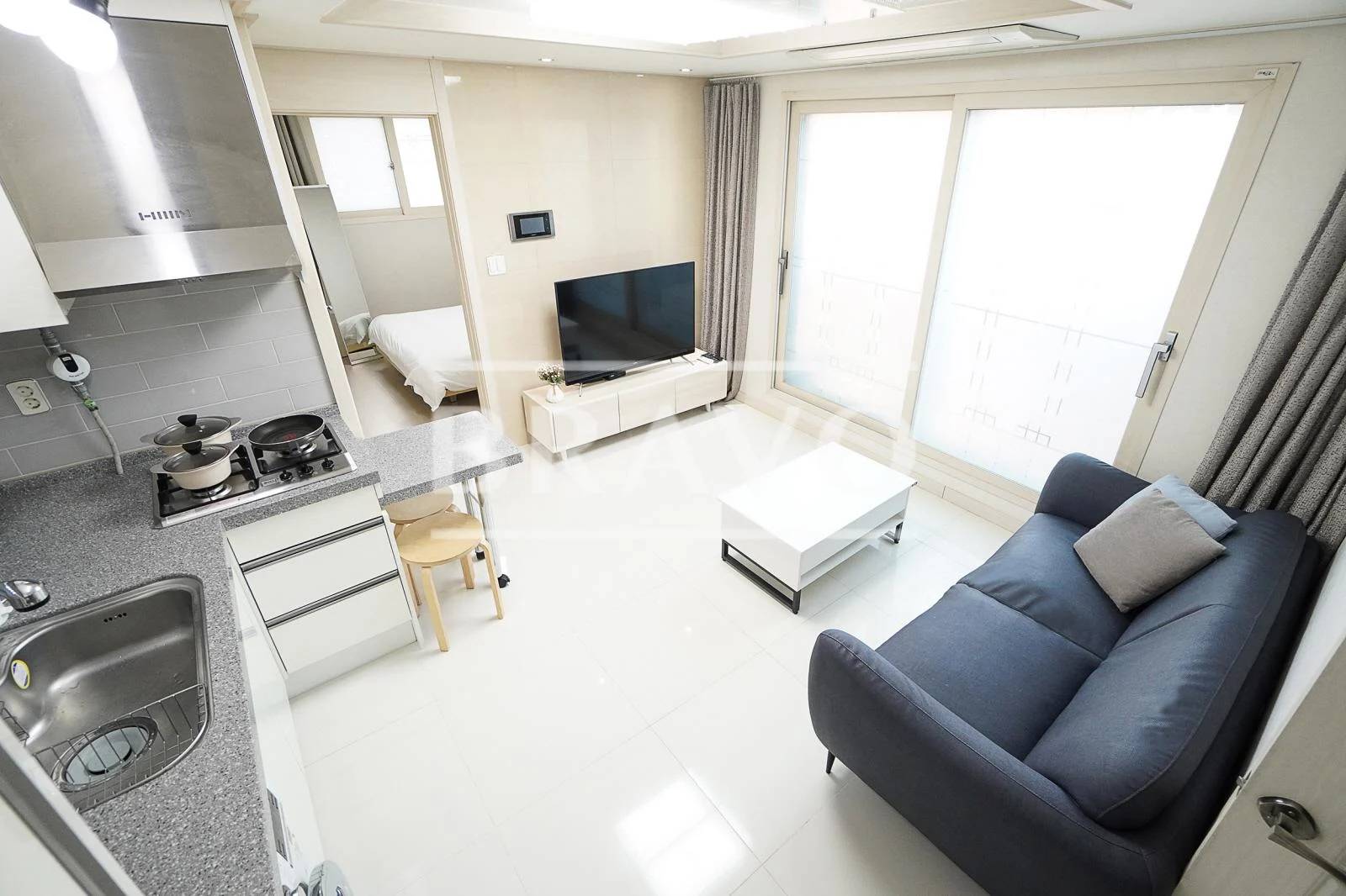 Small deposit and all furnished house in Seoul - photo 1