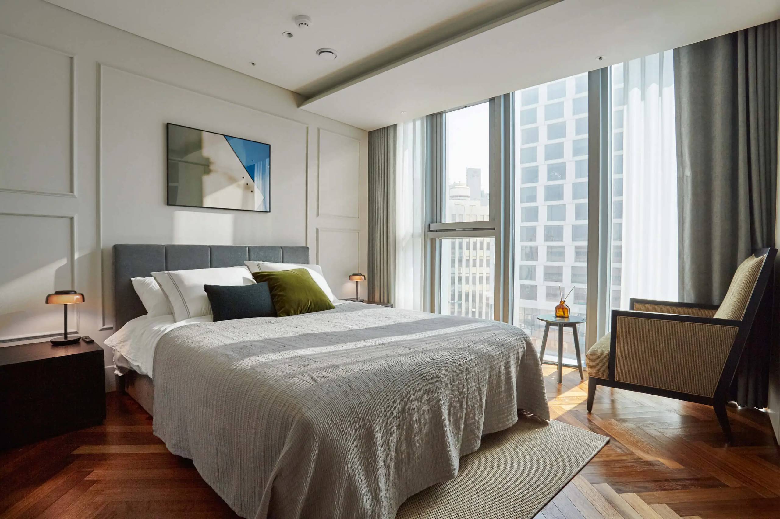 High-end Prestigious Stylish Fully-Furnished 2BR, Cheongdam in Gangnam. - photo 1
