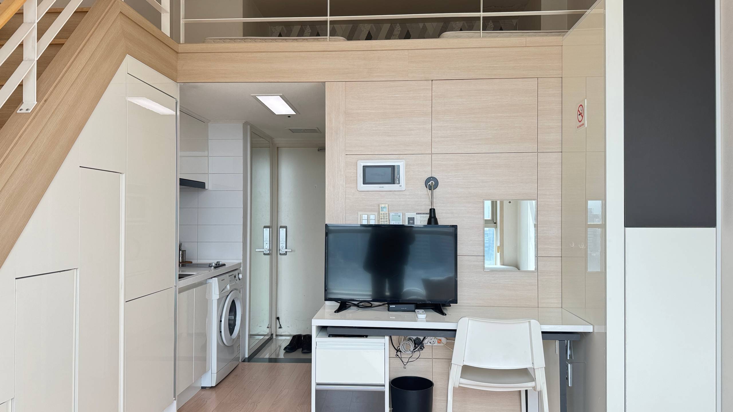 A Loft, Near Shinnonhyun Station, Low Deposit. - photo 1