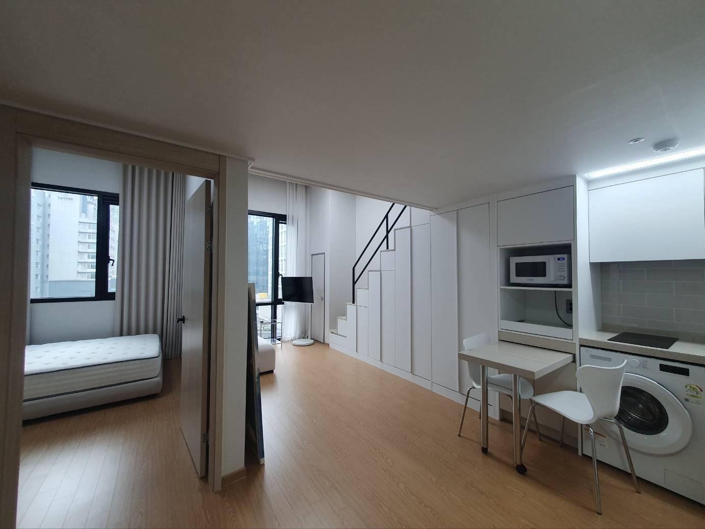 New, Loft, 1BR, Bigger Size, Fully Furnished Near Gangnam Stn. - photo 2