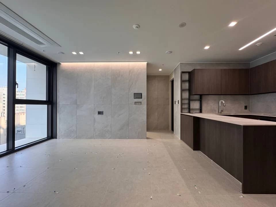 Newly Built 2BR in Gangnam Area, 5-Minute Walk to Subway - photo 1