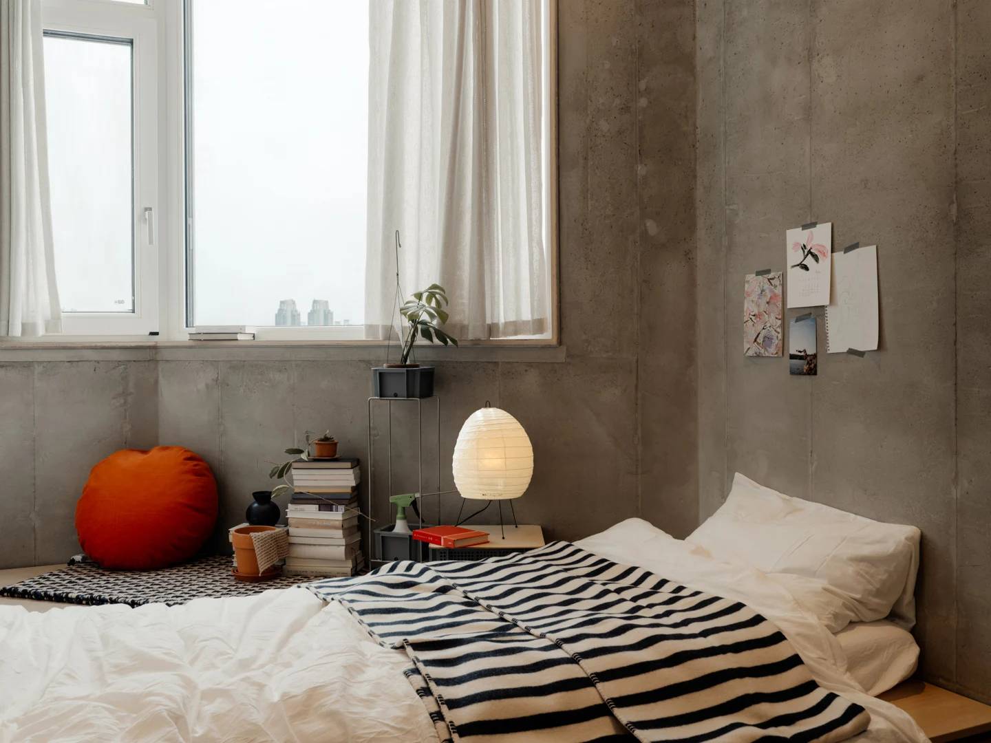 Newly Built, 3-Minute Walk to Sinchon Station, Shared Living Room and Bathroom. Suitable for 3-4 Person Households - photo 2