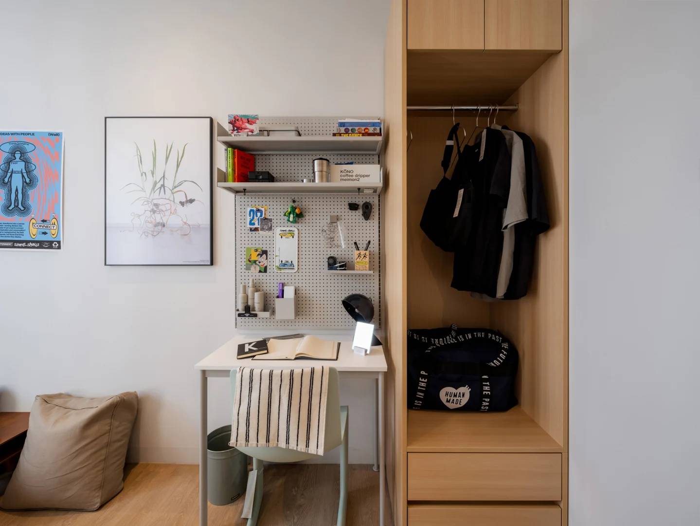 3-minute walk from Sinchon Station, new building, shared living room and bathroom. Suitable for a family of 3. - photo 2