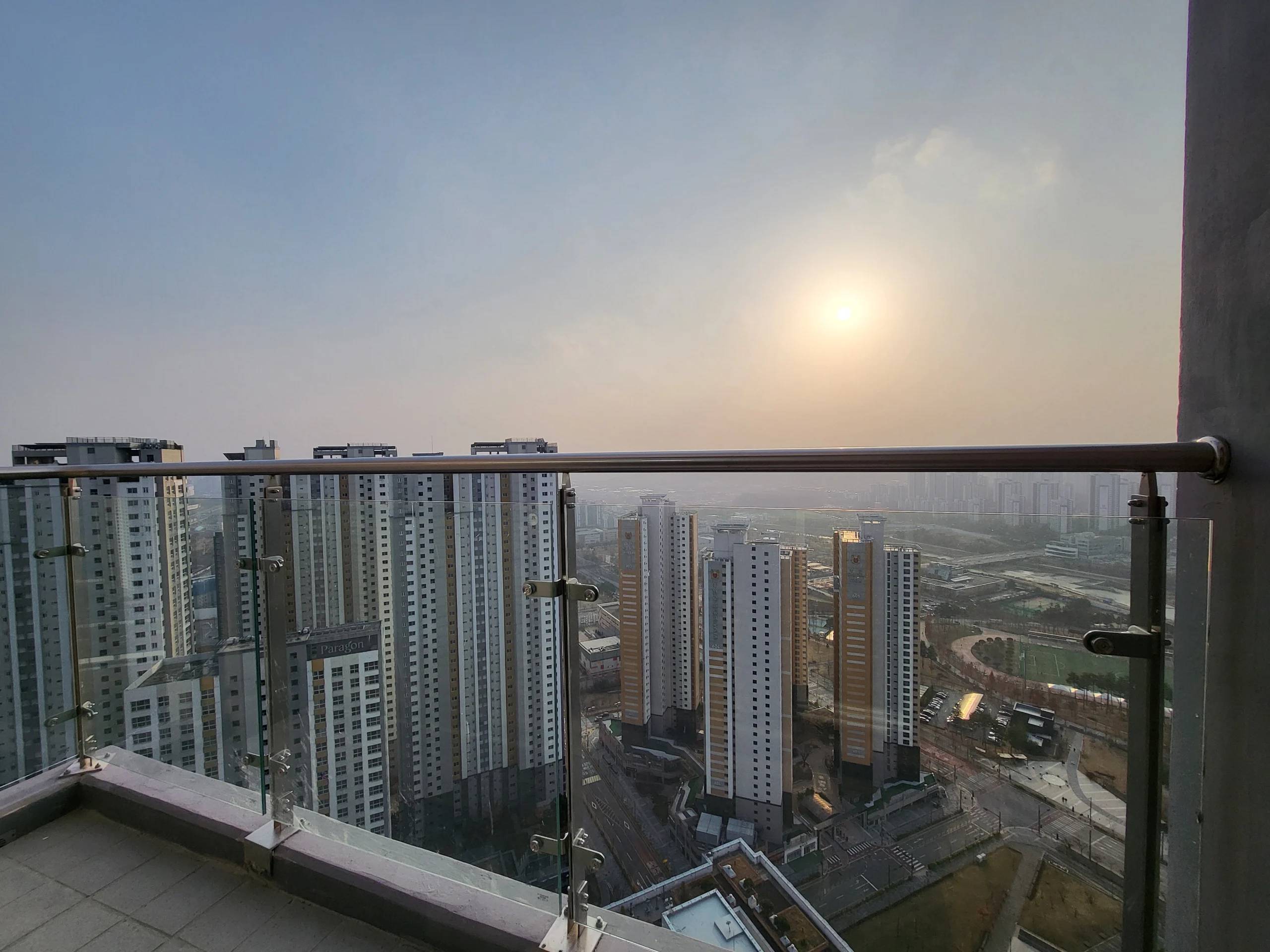 Near Dongtan Station, New, Penthouse, 2BR + Loft, 2BA, Fitness, NO ARC. - photo 1