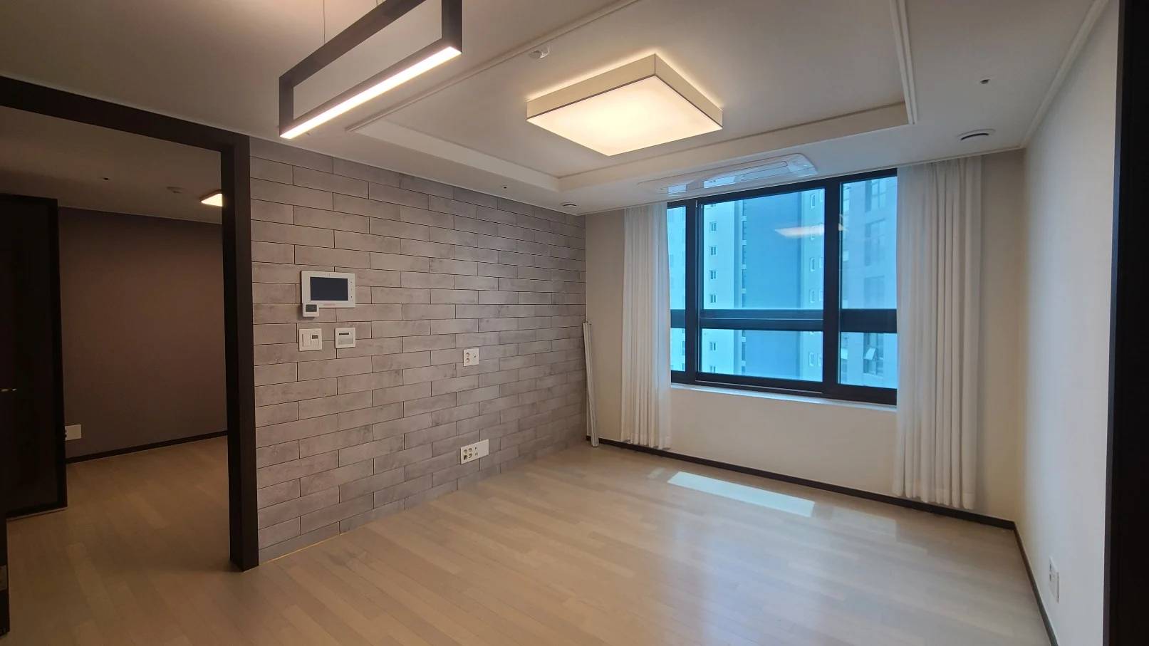 2BR, 1BA, New, Business Contract, NO ARC - photo 2