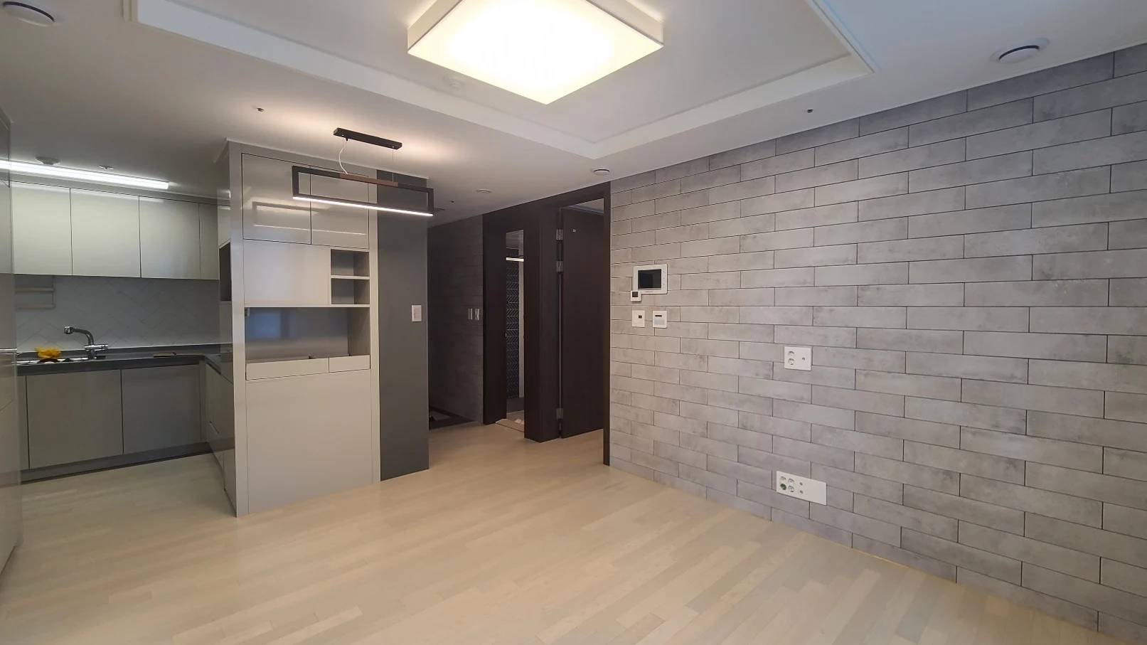 2BR, 1BA, New, Business Contract, NO ARC - photo 1