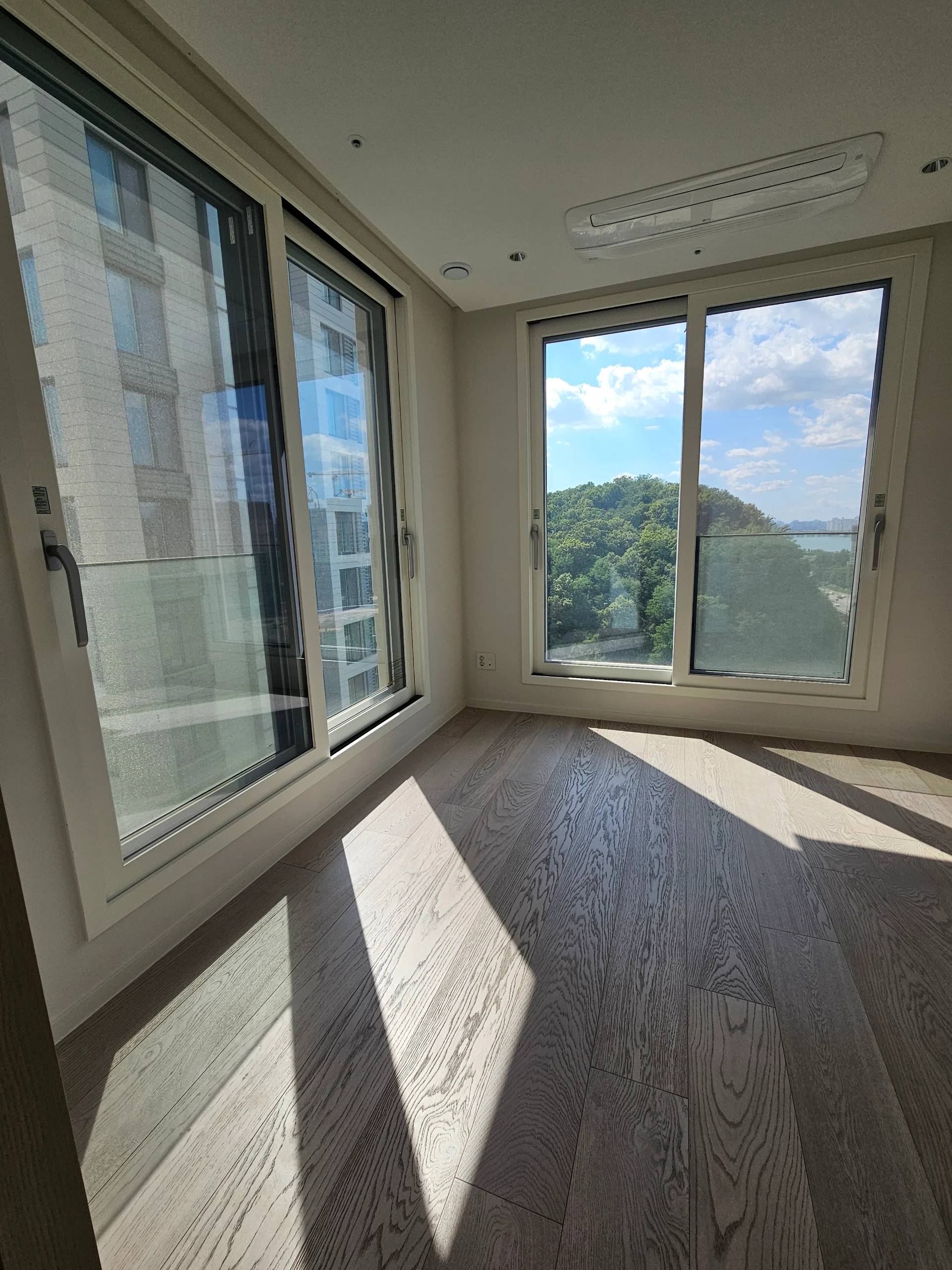 New, 3BR, 2BA, Business Contract, Residential Available. - photo 1