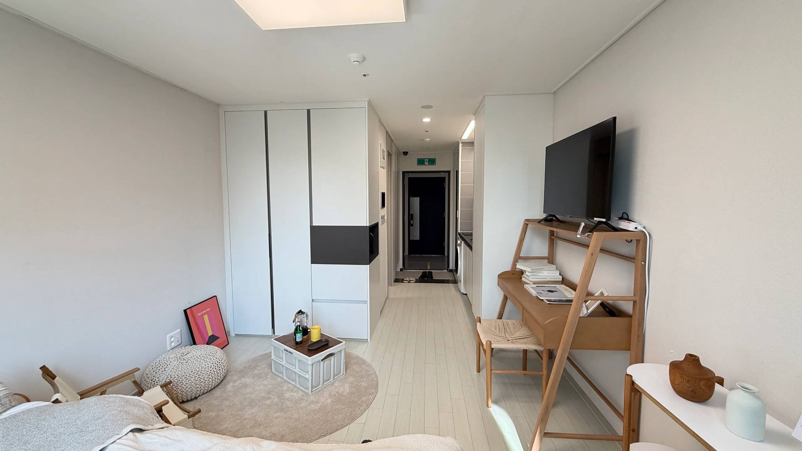 Pet, 1BR, 1BA, ARC, Rent Free for a year contract. - photo 2
