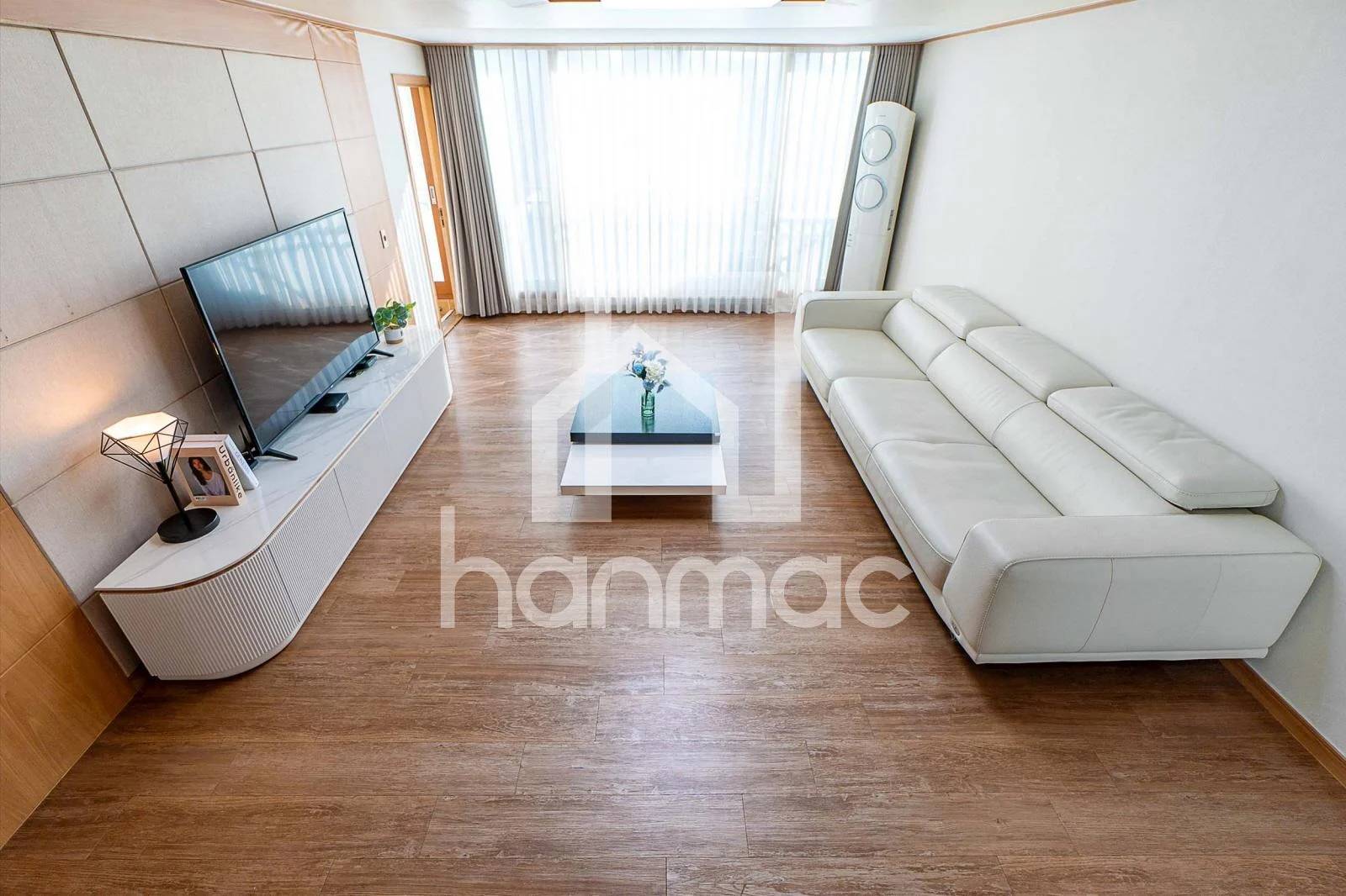 3BR, 2BA, 3min to stn, Fully Furnished, Card Available. - photo 2