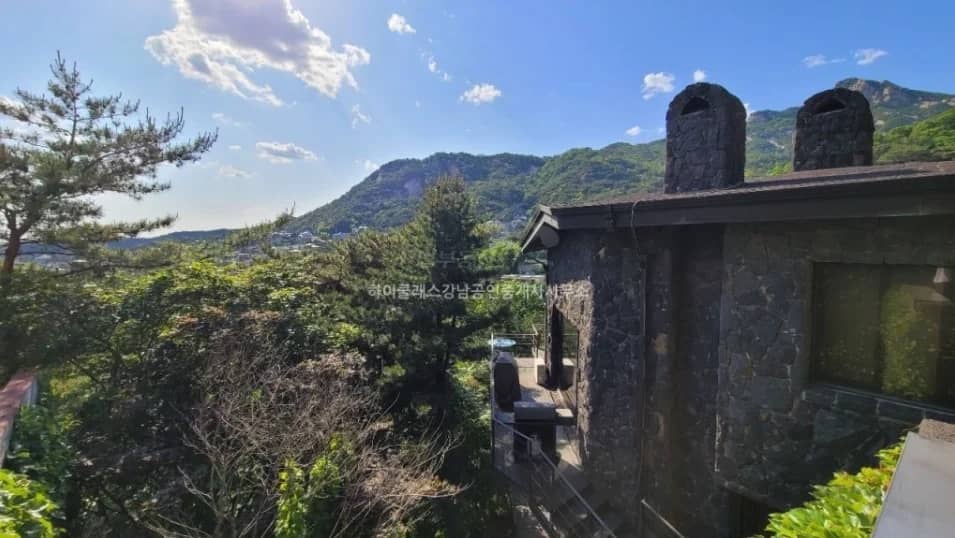 Premium Detached House for Sale in Pyeongchang, 5BR, 3BA, 3.6B. - photo 1