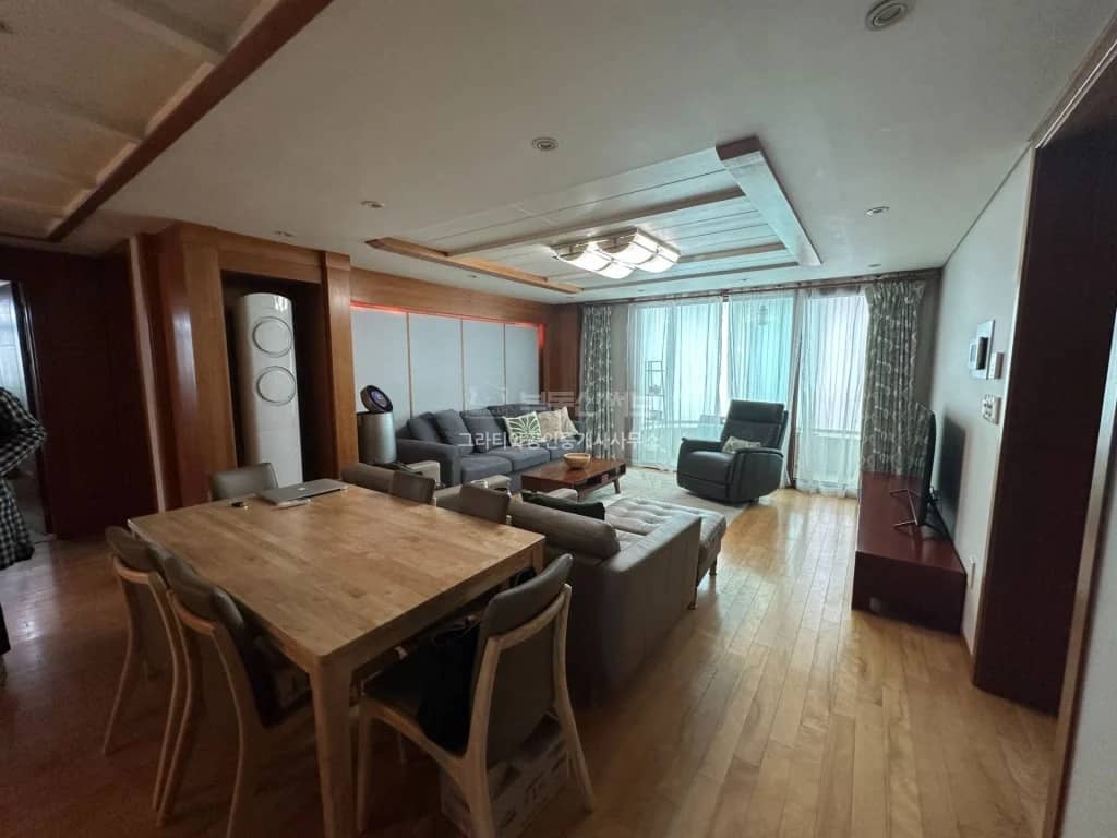 A Quiet, Cozy Home in the Historic Jongno Area - photo 1