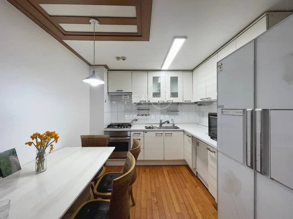 A 3-Bedroom Villa in the Korean Historic Area - photo 2