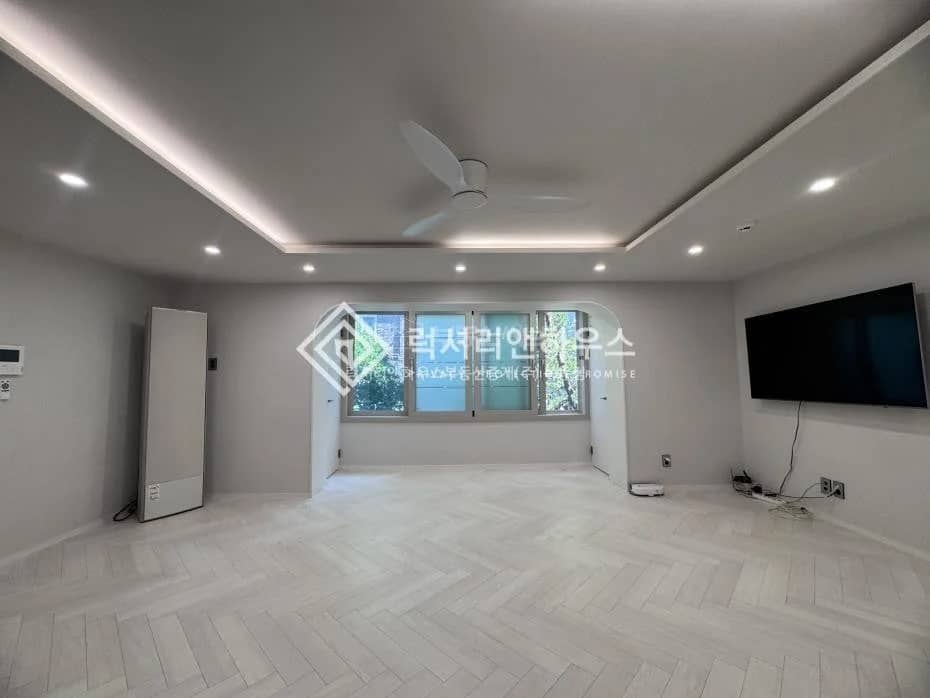 A Renewed Villa in the Upper Itaewon - photo 2
