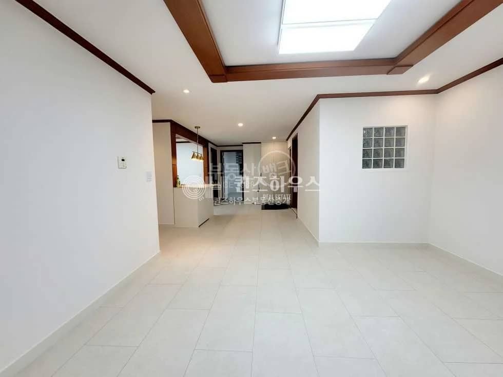 A Cozy, Clean Home in Itaewon - photo 2
