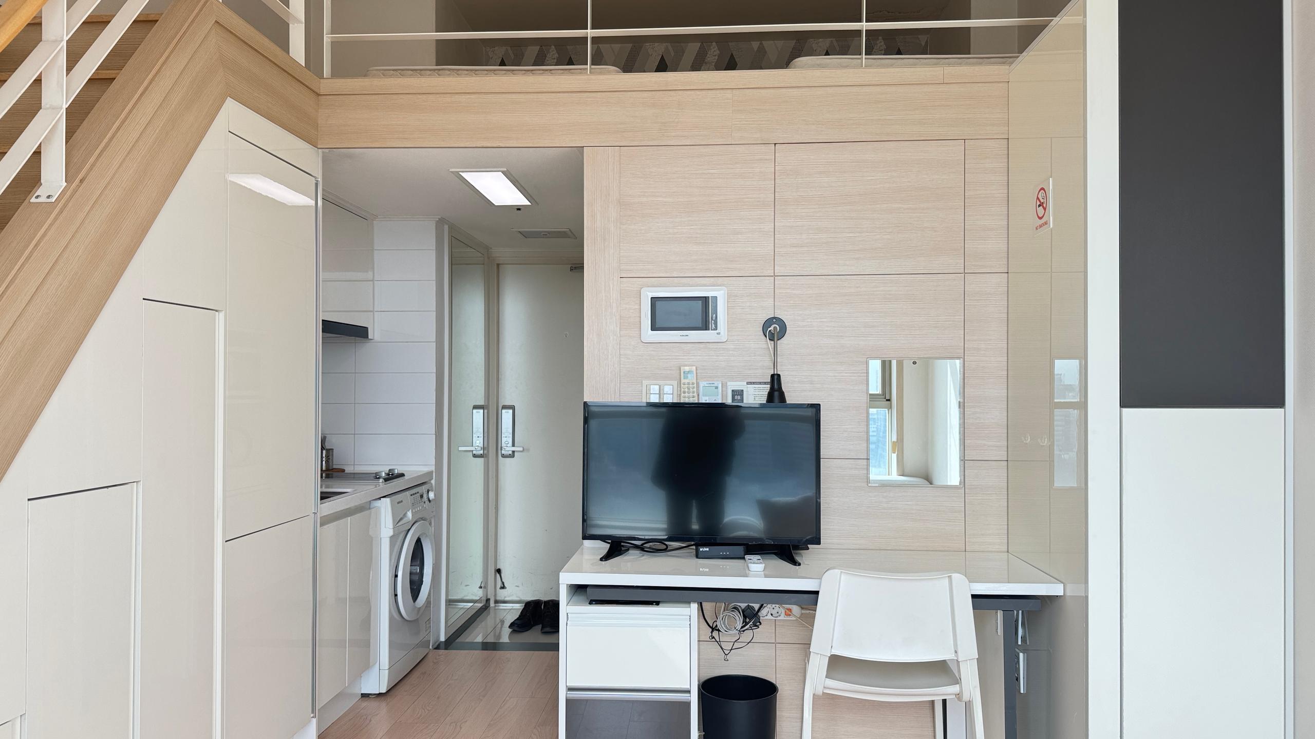 A Loft, Near Shinnonhyun Station, Low Deposit. photo 1