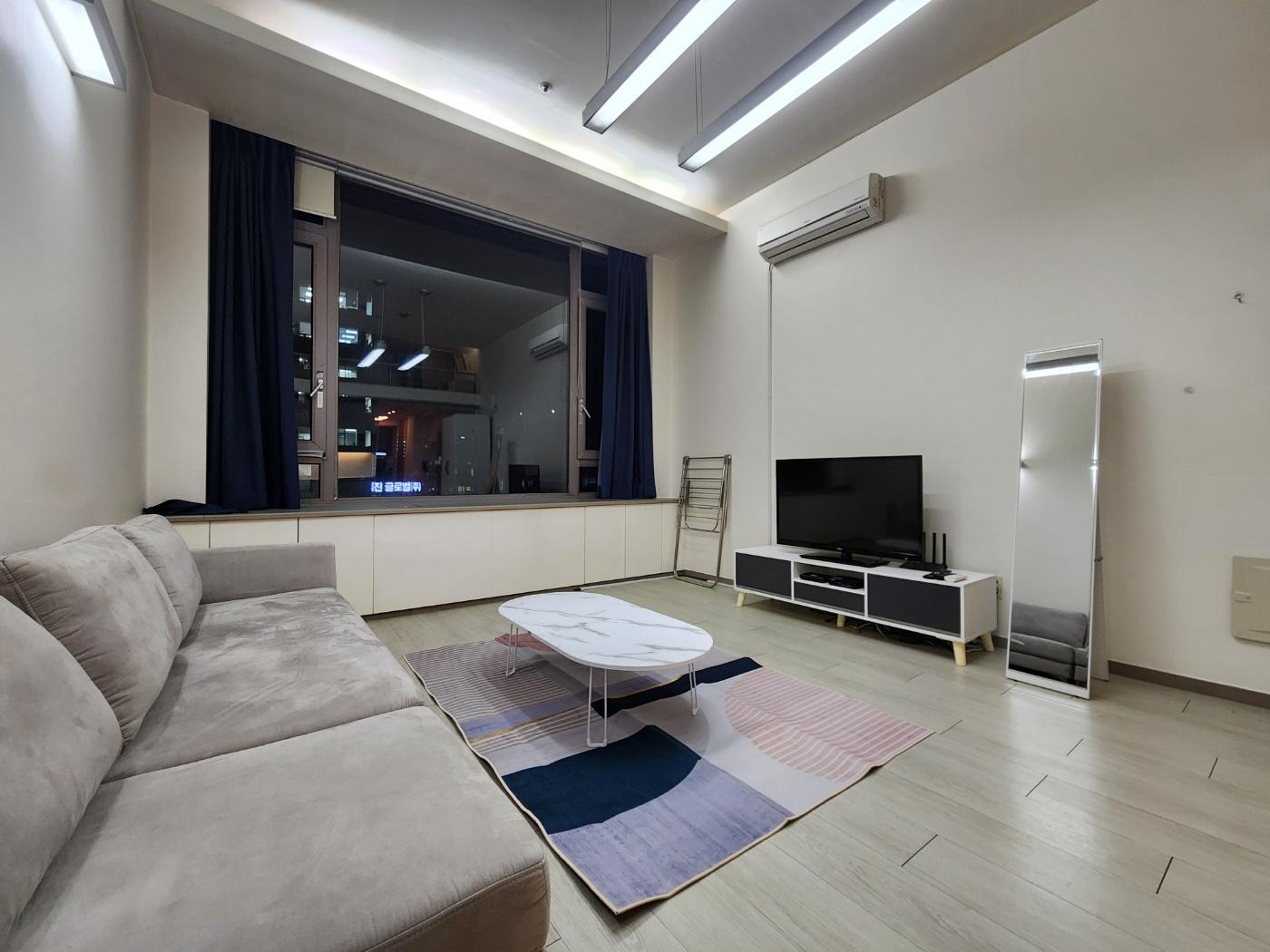 Loft, Fully Furnished, Low Deposit, Near Gangnam Station. photo 1