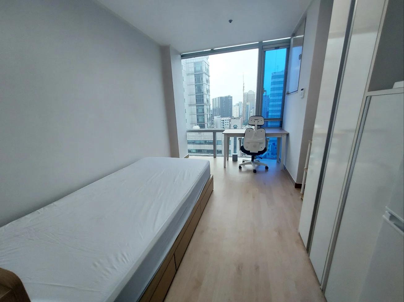 Low Deposit, Full Option, Walking Distance to Sinchon, Sogang University, and Yonsei University 2