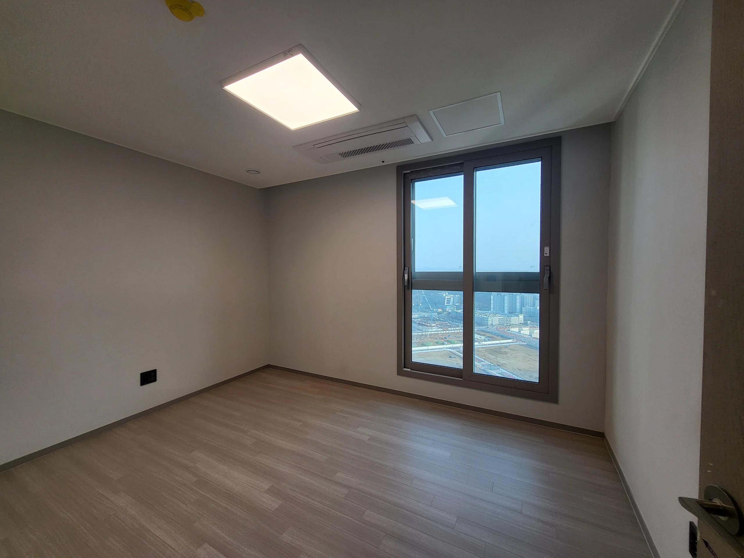 2BR + Loft, 2BA, Near Dongtan Station, New Construction, Penthouse, Business. 2