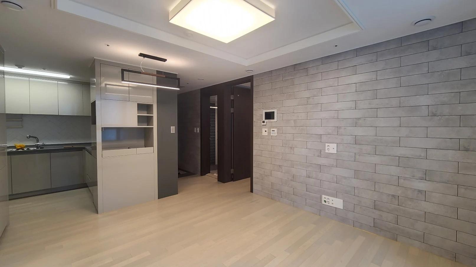 2BR, 1BA, New, Business Contract, NO ARC photo 1