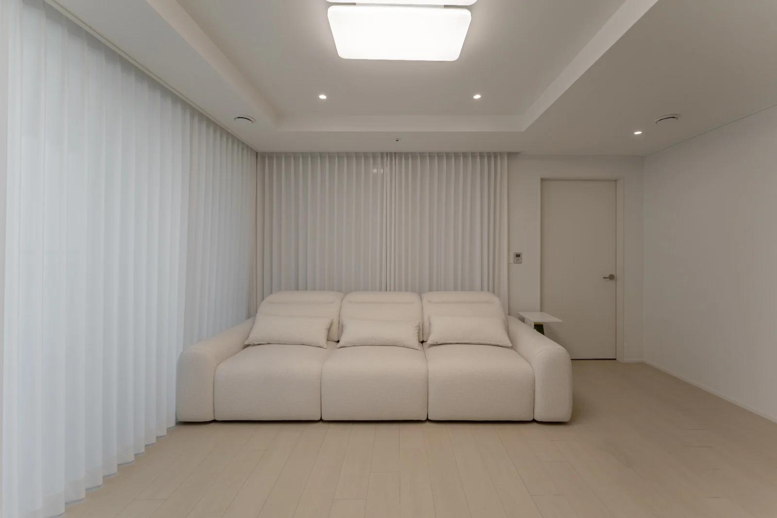 For Sale, 3BR, 2 BA, Remodeled, Near Subway Station(2028), Near Schools. 2
