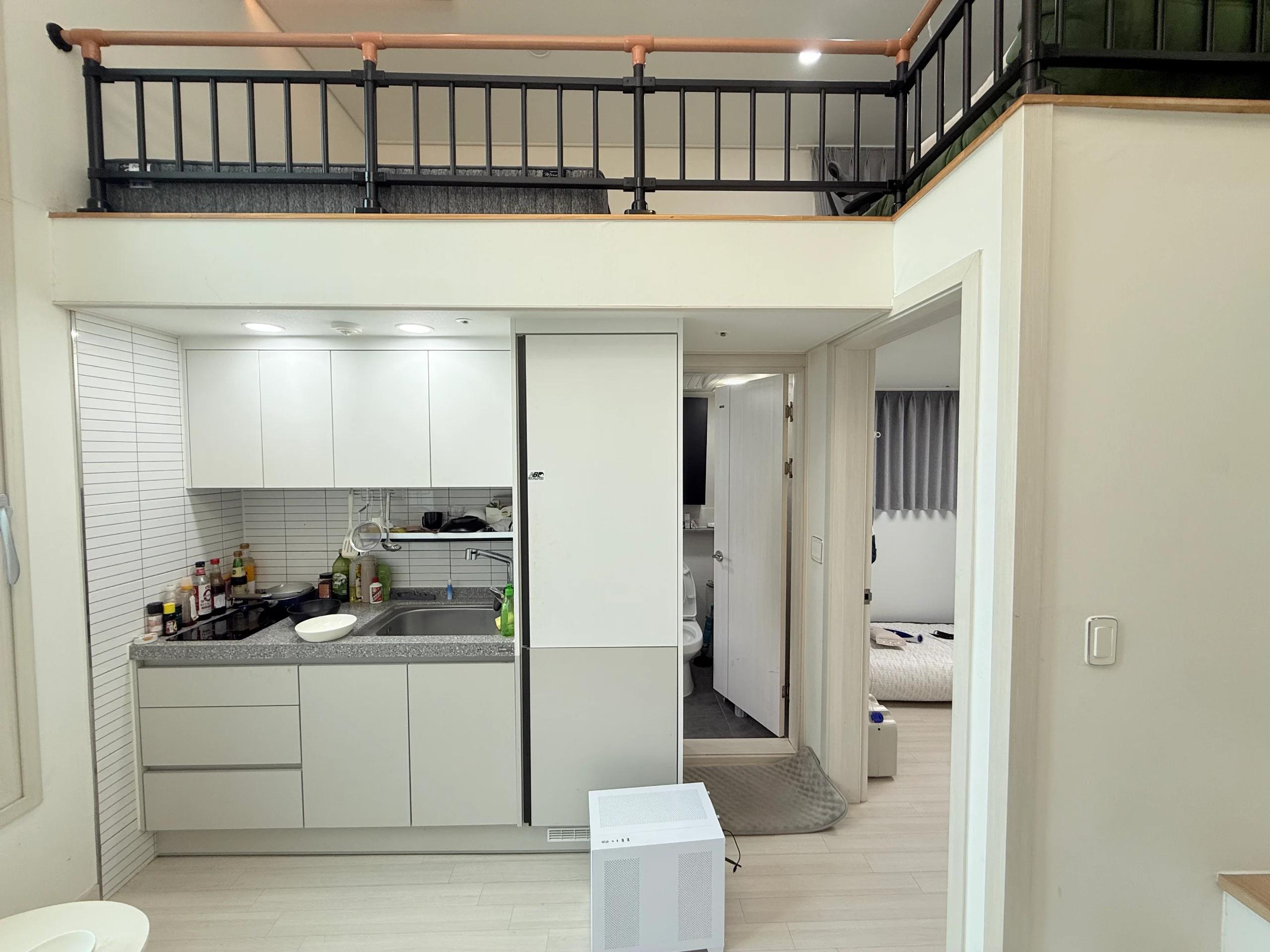 3mins to Sinchon. New, 1BR+LOFT, ARC floor plan 2