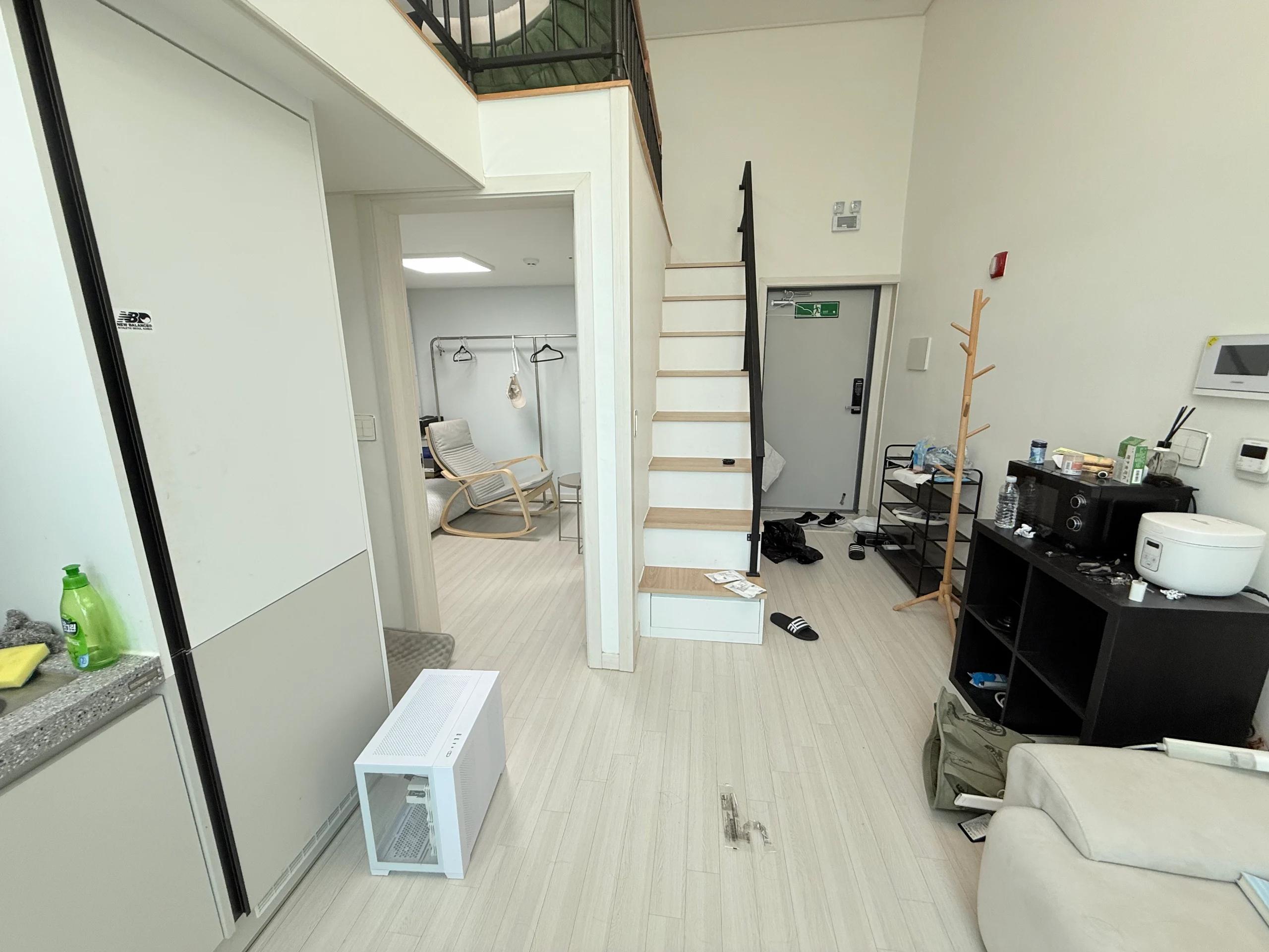 3mins to Sinchon. New, 1BR+LOFT, ARC floor plan 3