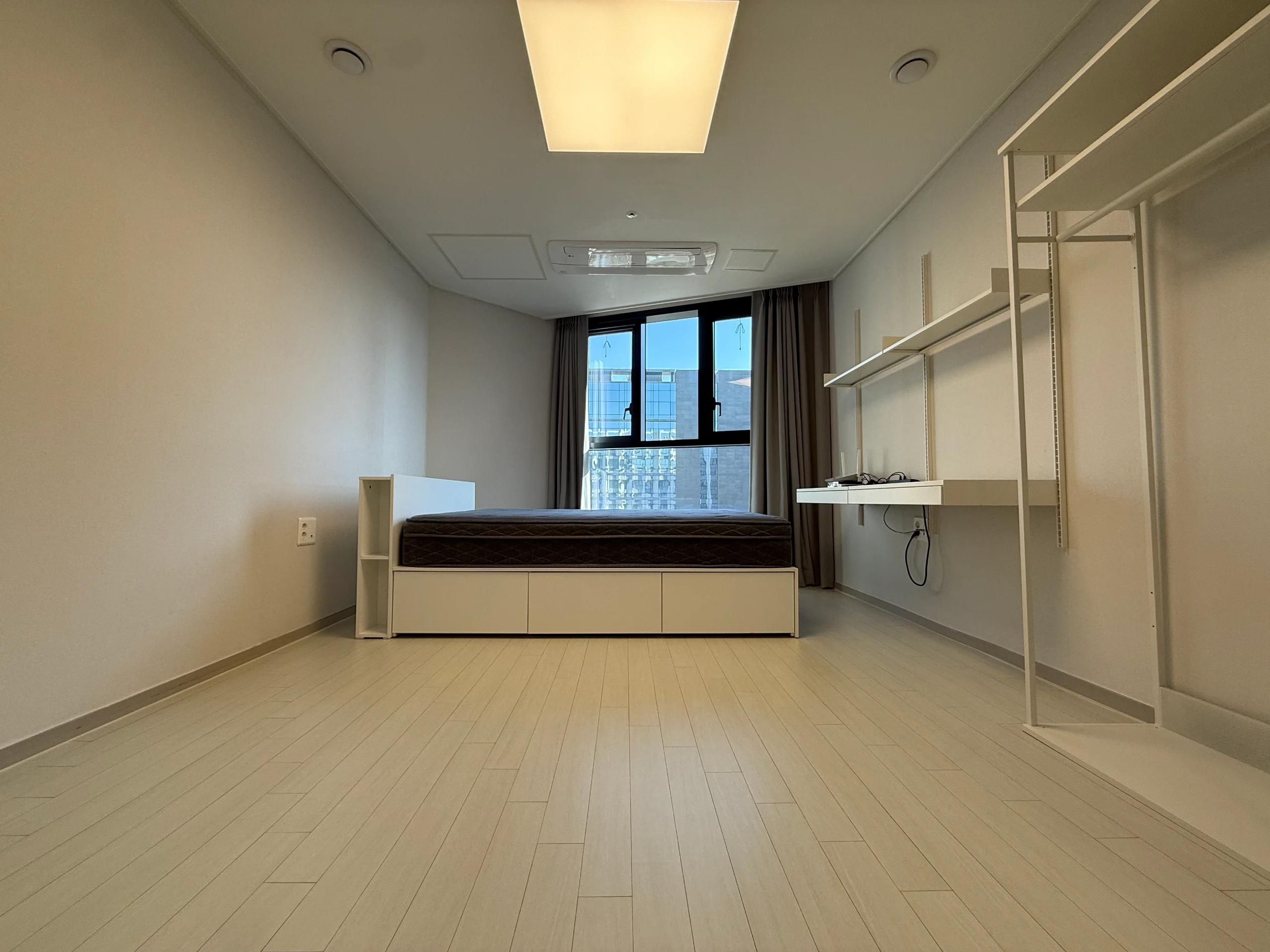 1BR, 1BA, ARC, Rent Free for 6mo. or 12mo. Contract, Superior. 2