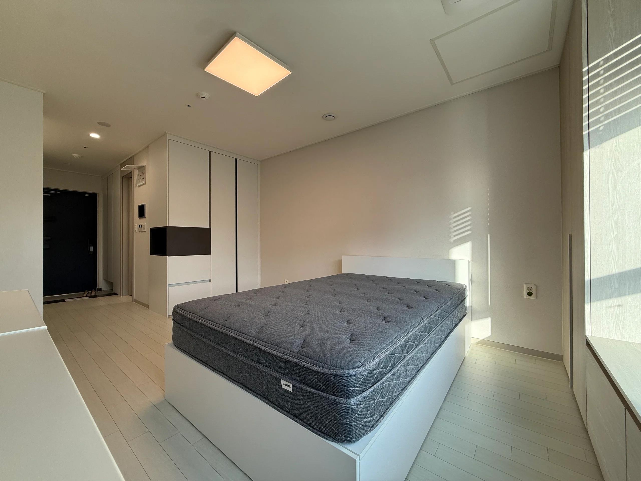 1BR, 1BA, ARC, Rent Free for 6mo. or 12mo. Contract, Premier. 2