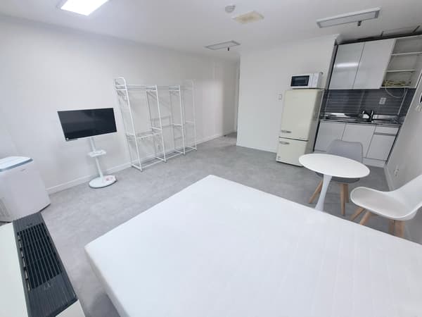 Small deposit and all furnished house in Seoul photo 4
