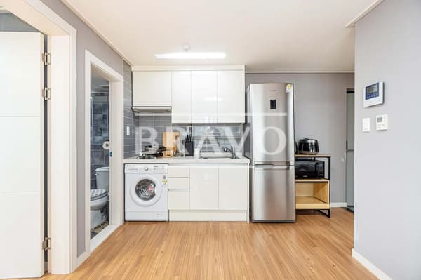 Small deposit and all furnished house in Seoul photo 4
