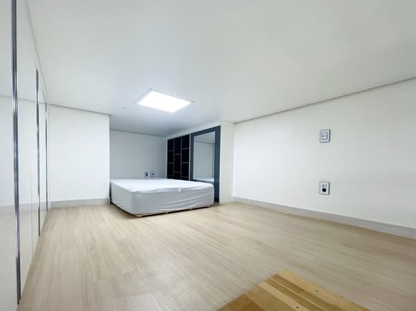 Small deposit and all furnished house in Seoul photo 3