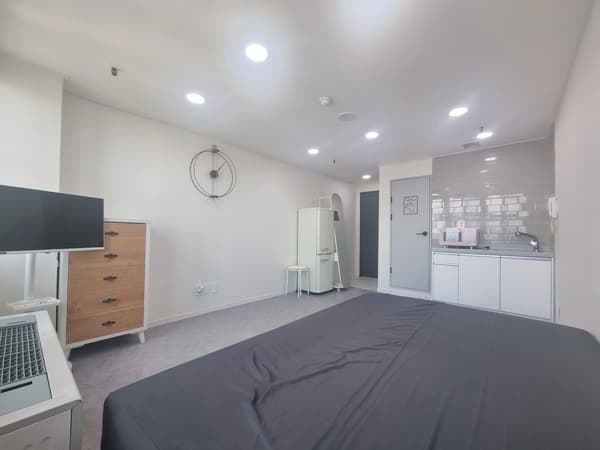 Small deposit and all furnished house in Seoul photo 4