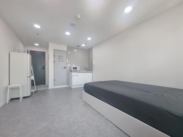 Small deposit and all furnished house in Seoul photo 5