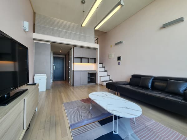 Loft, Fully Furnished, Low Deposit, Near Gangnam Station. photo 4